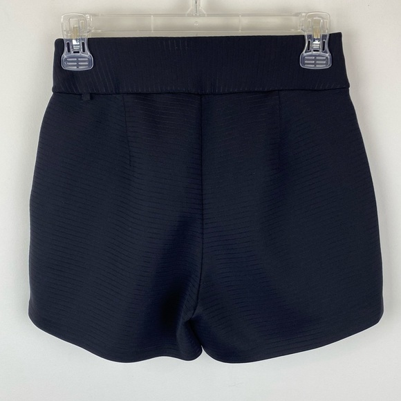 Lululemon Shaped Short 3” Black Size 4 - Picture 7 of 9